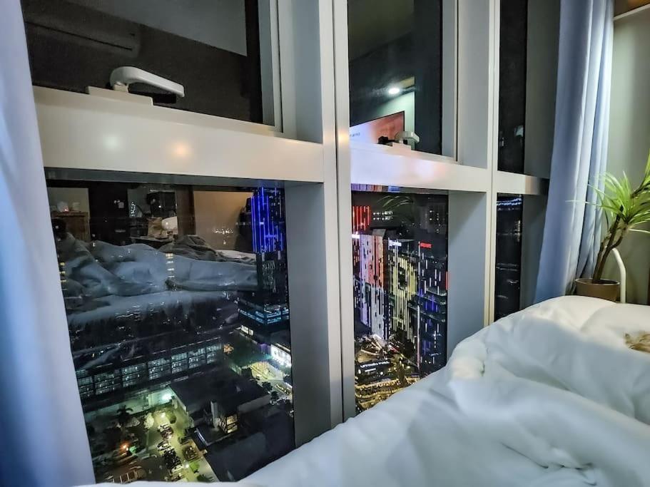 Luxestaysmnl Coastal Chic Netflx 380Mbps Pool Bgc 마닐라 외부 사진