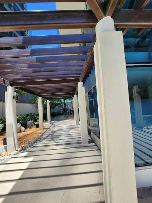 Luxestaysmnl Coastal Chic Netflx 380Mbps Pool Bgc 마닐라 외부 사진