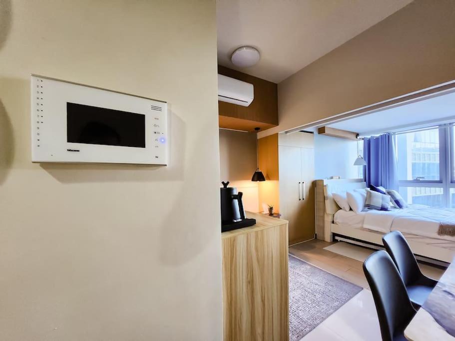 Luxestaysmnl Coastal Chic Netflx 380Mbps Pool Bgc 마닐라 외부 사진