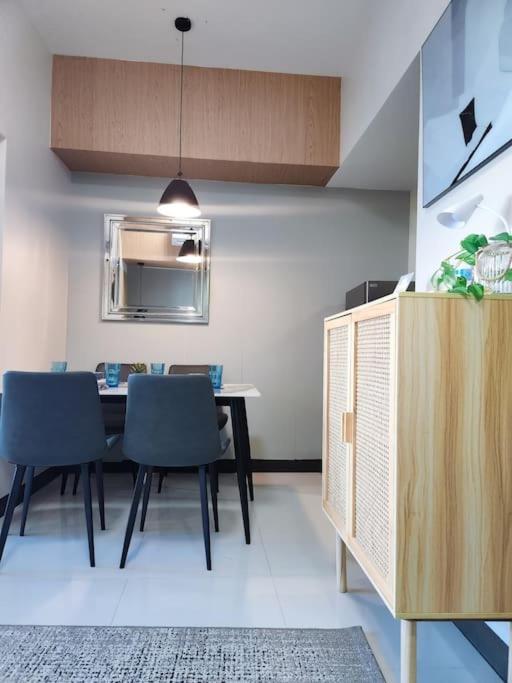Luxestaysmnl Coastal Chic Netflx 380Mbps Pool Bgc 마닐라 외부 사진